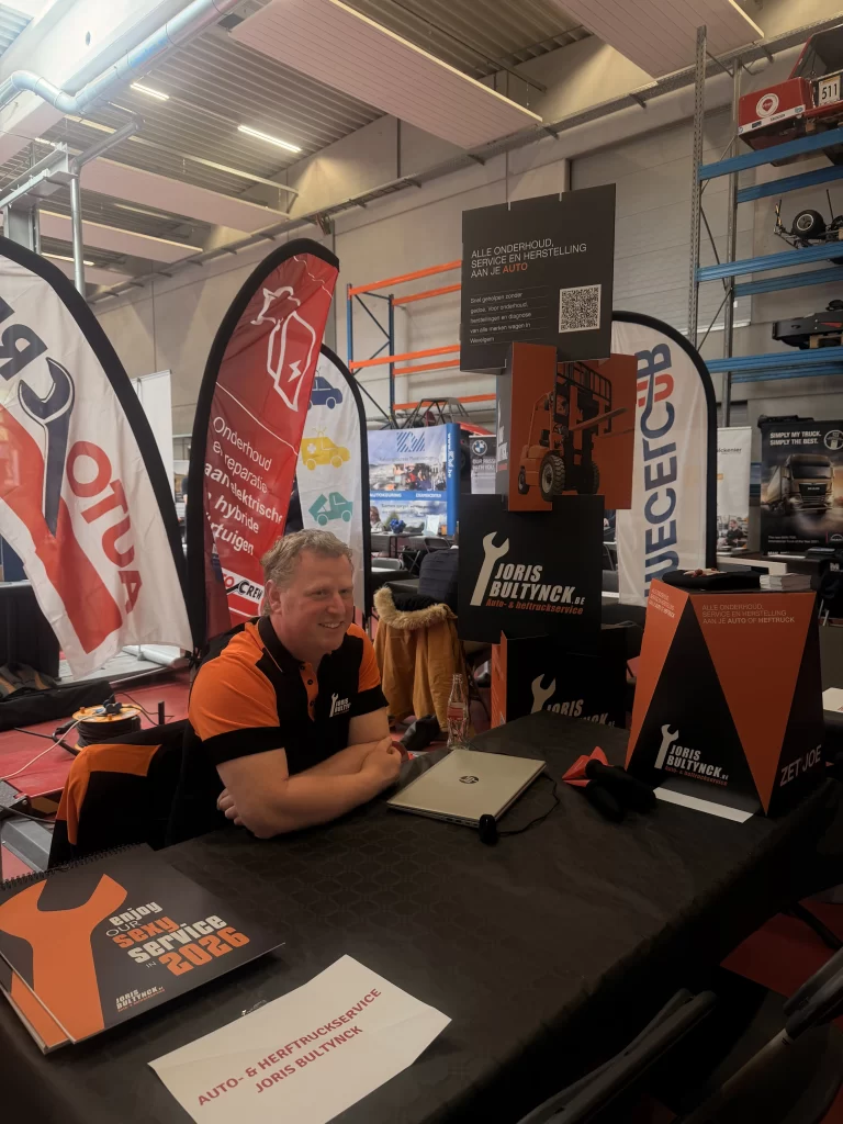 Stand van Joris Bultynck Auto- en Heftruckservice op de jobbeurs voor de voertuigsector bij VIVES